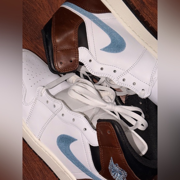 Jordan 1 size 13 - Picture 3 of 16